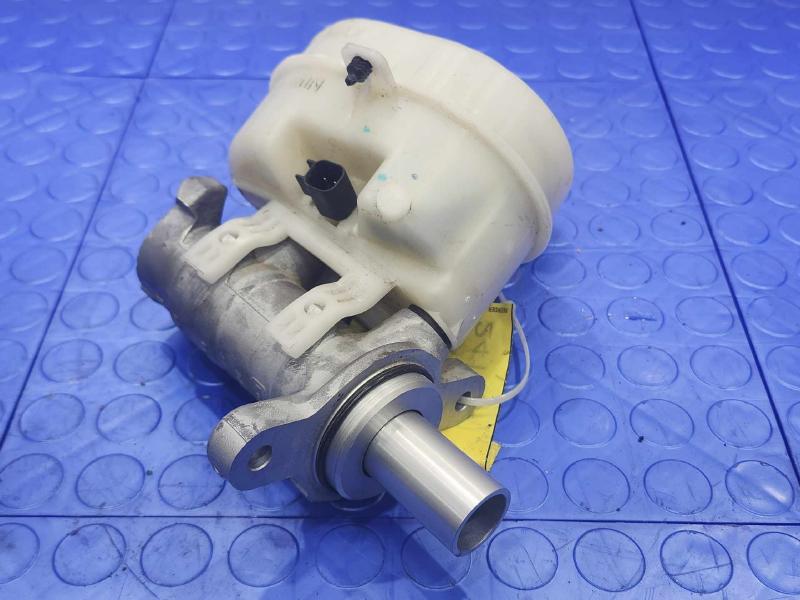 2015-2022 Ford Mustang Brake Master Cylinder Assembly Genuine OEM FR3Z2140D