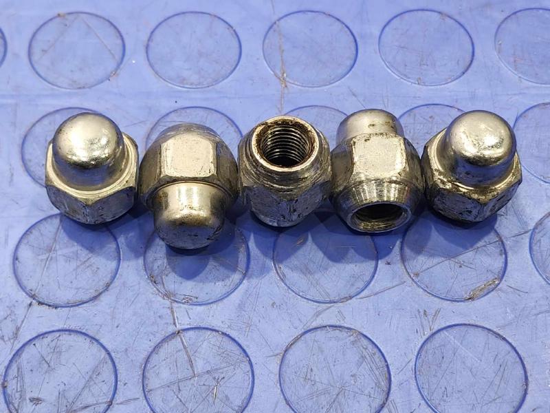 2012 Hyundai Veloster Lug Nuts