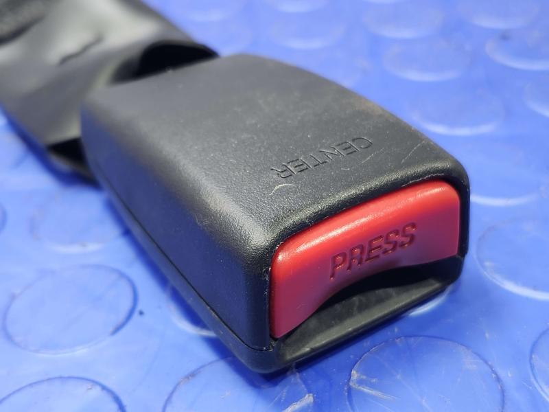 2015 Infiniti Q50 Rear Seat Belt