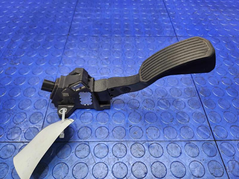 2013-2018 Toyota Avalon Accelerator Pedal Assembly Genuine OEM 78110-06040