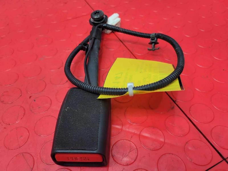 2018-2021 Kia Stinger Front Seat Belt Buckle Right Passenger Side Black OEM 88830J5000WK