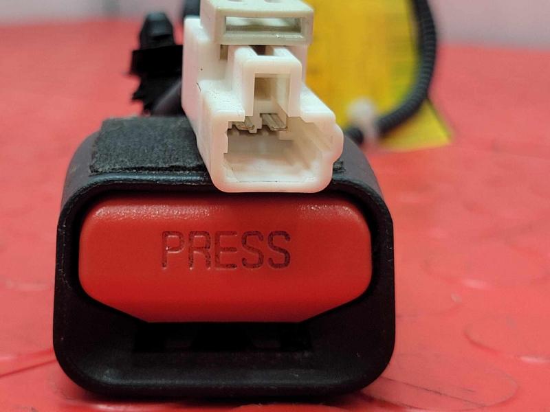 2018-2021 Kia Stinger Front Seat Belt Buckle Right Passenger Side Black OEM 88830J5000WK