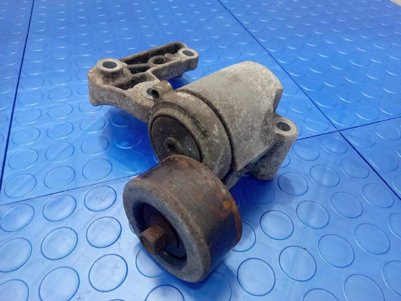 2011 Toyota Sienna Engine Belt Tensioner