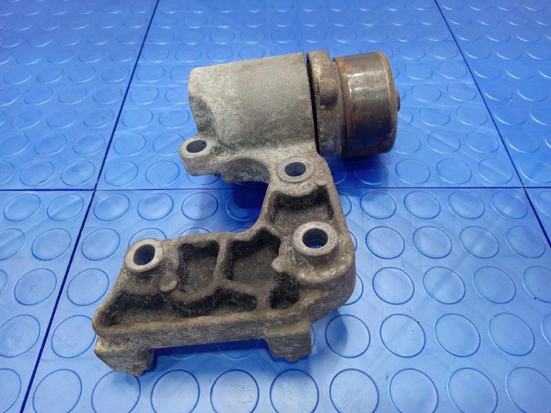 2011 Toyota Sienna Engine Belt Tensioner