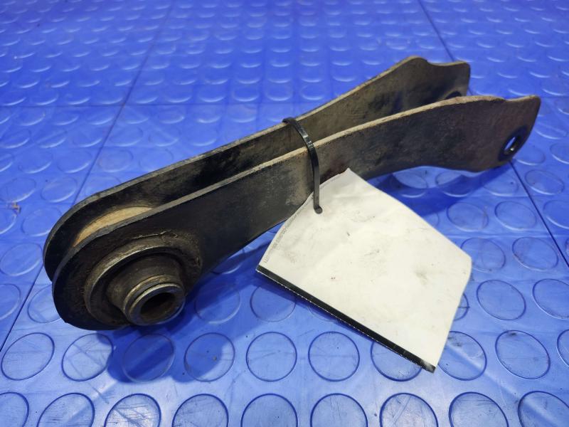 2017 Chrysler 200 Lower Control Arm Rr