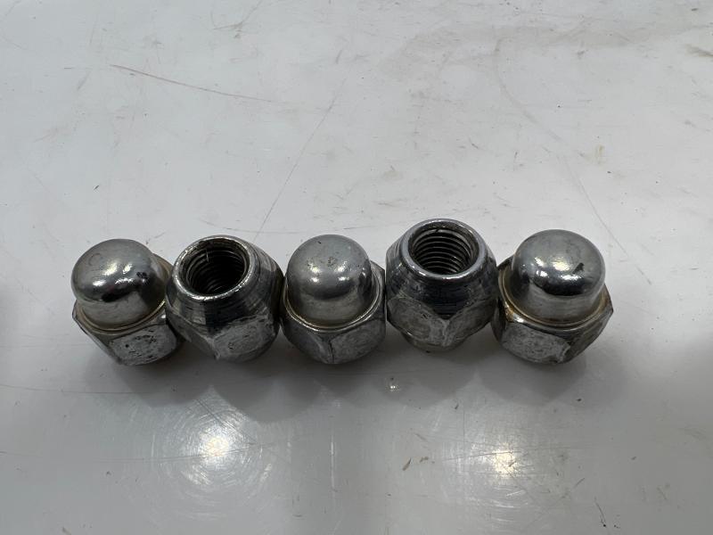 2014 Hyundai Veloster Lug Nuts