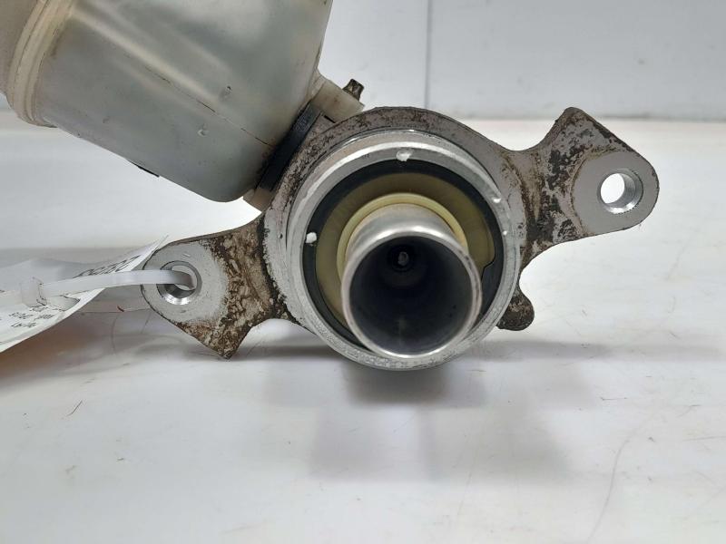 2009 - 2018 Dodge Ram Brake Master Cylinder Assembly OEM 68000908AB