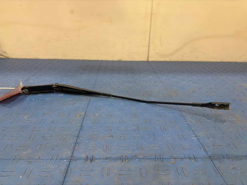 2015 Volkswagen Passat Wiper Arm
