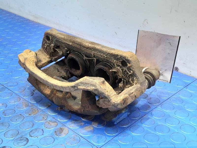 2013 Ford F-250 Super Duty Caliper