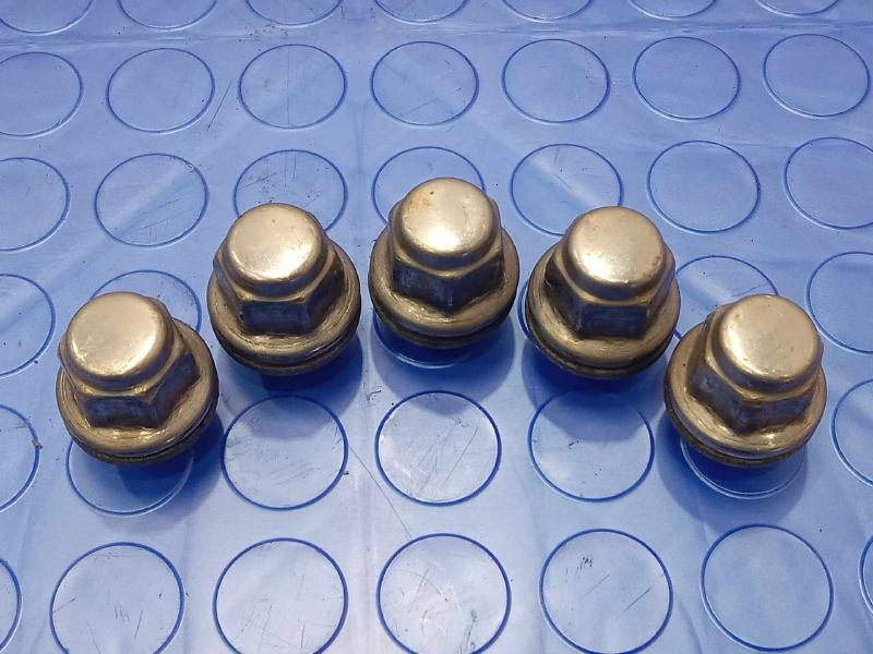 2011 Toyota Sienna Lug Nuts