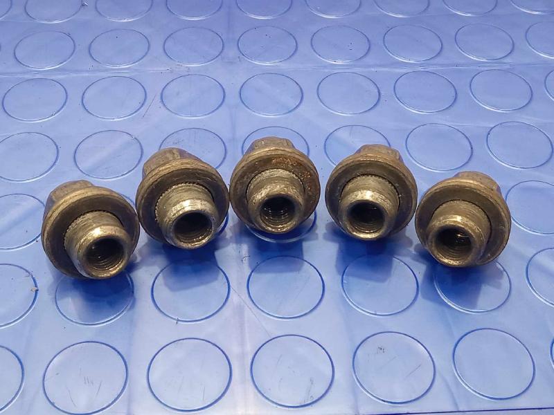 2011 Toyota Sienna Lug Nuts