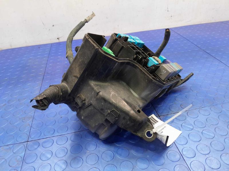 2019 Toyota Sienna Engine Fuse Box
