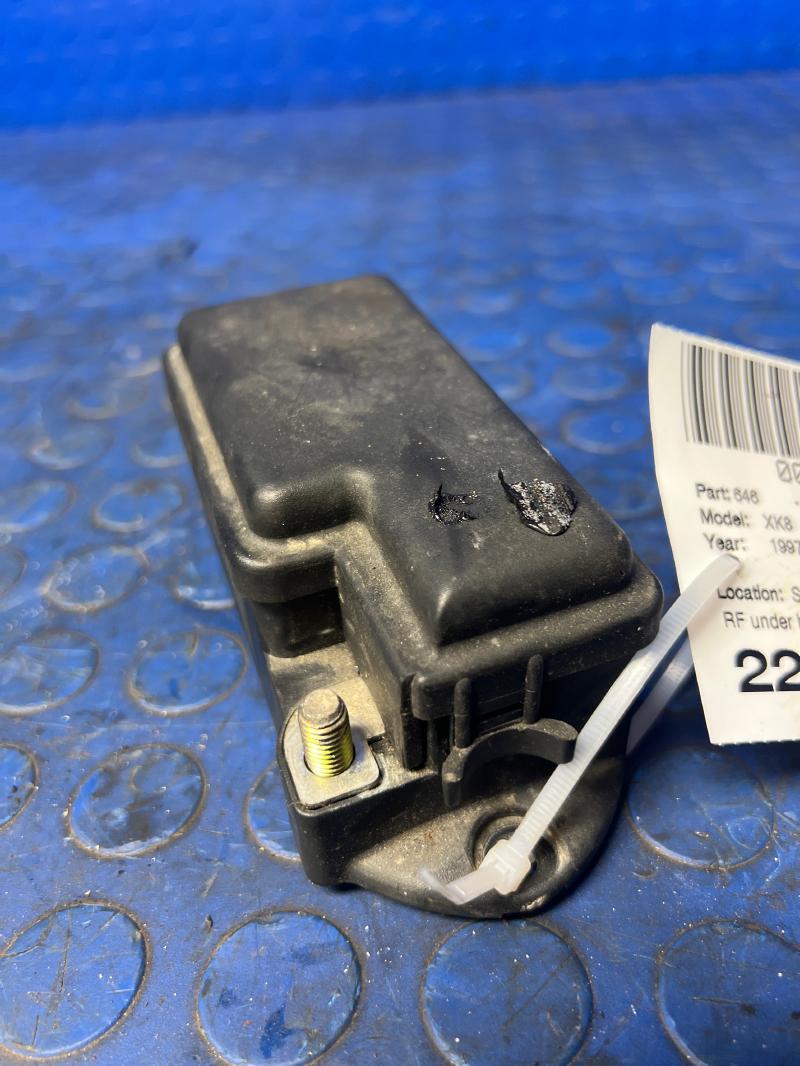 1997 Jaguar XK8 Engine Fuse Box