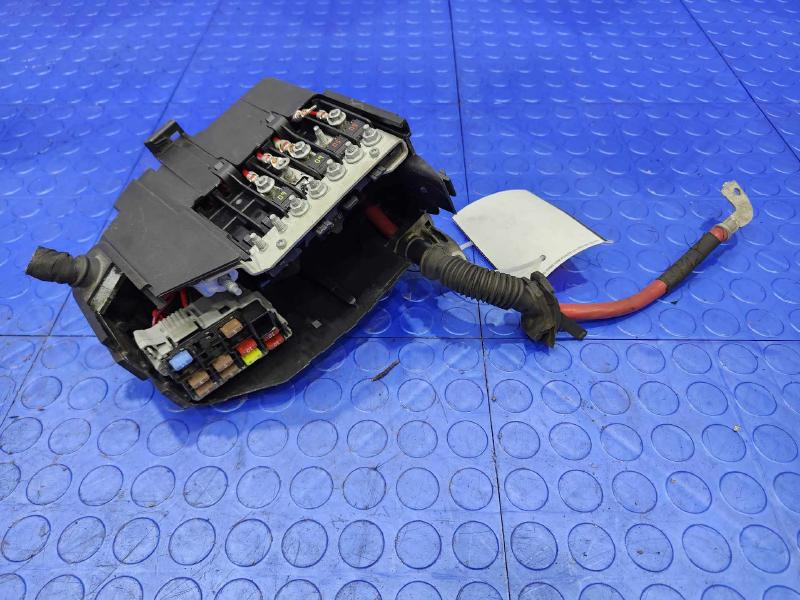 2012-2013 Volvo S60 XC60 Engine Fuse Box Relay Junction Block Genuine OEM