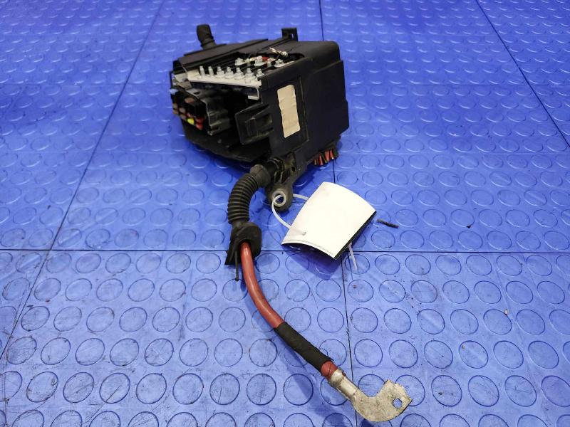 2012-2013 Volvo S60 XC60 Engine Fuse Box Relay Junction Block Genuine OEM
