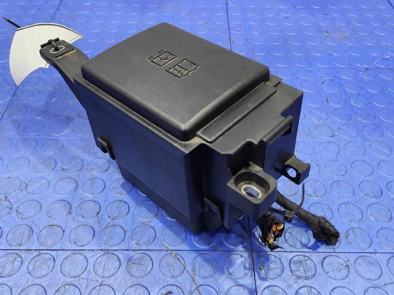 2017-2020 Jaguar F-Pace Cabin Fuse Box Relay Junction Block OEM