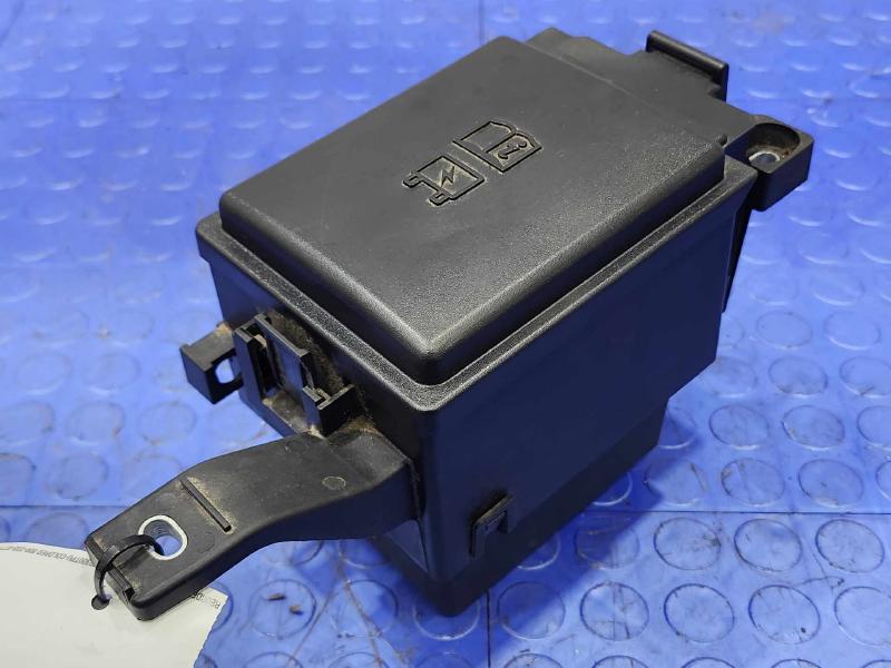2017-2020 Jaguar F-Pace Cabin Fuse Box Relay Junction Block OEM