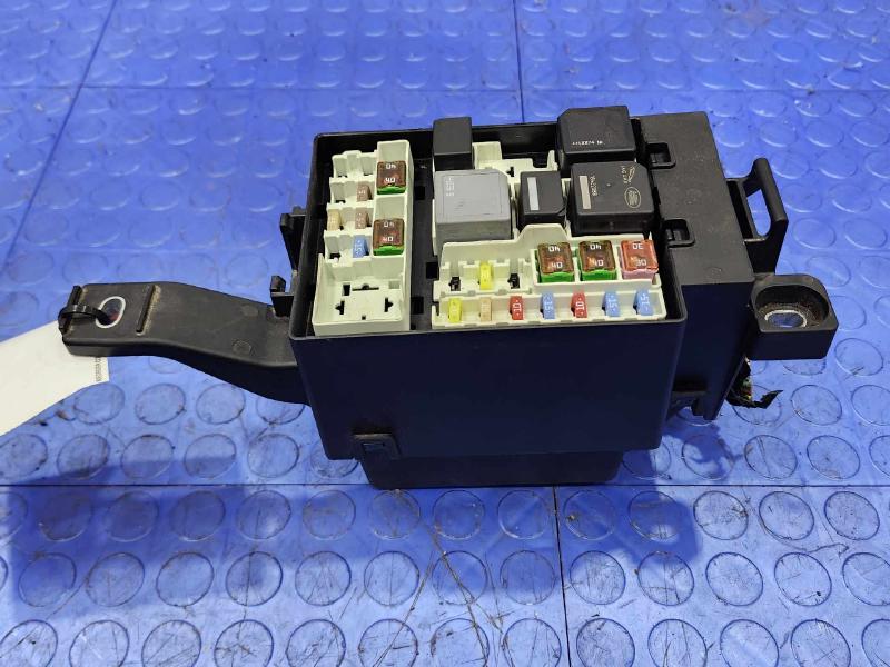 2017-2020 Jaguar F-Pace Cabin Fuse Box Relay Junction Block OEM