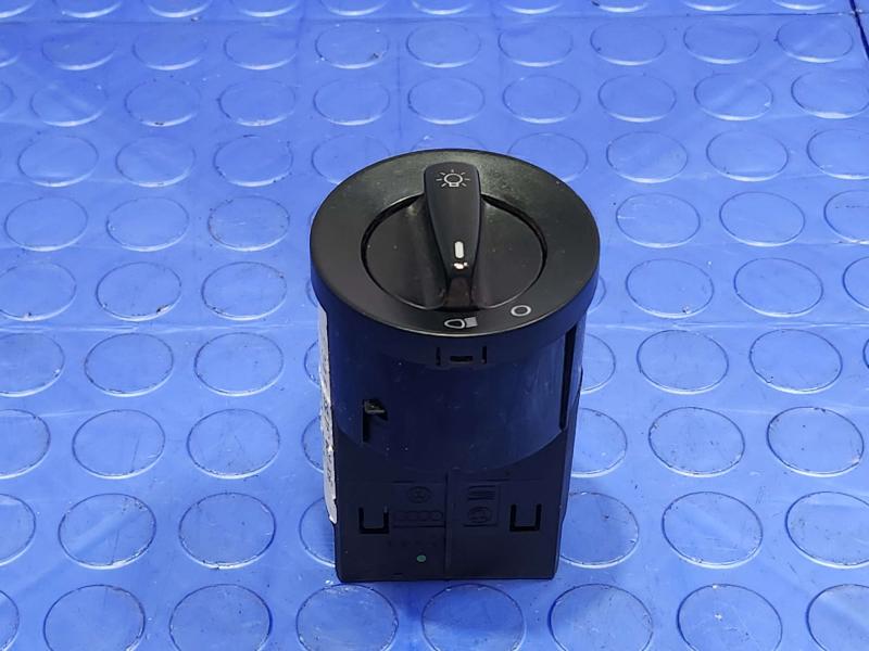2005 Volkswagen Jetta Headlight Switch (Dash Mtd)