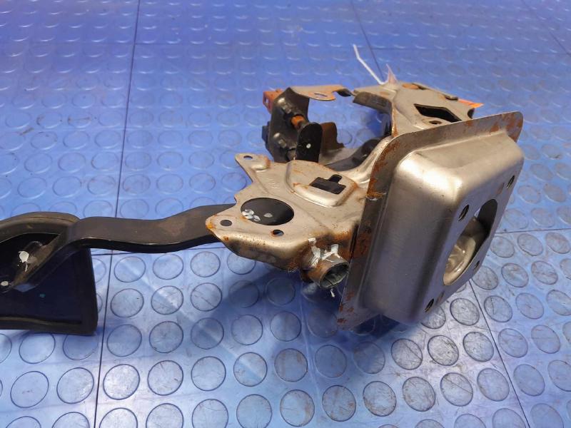 2014 Nissan Versa Brake Pedal