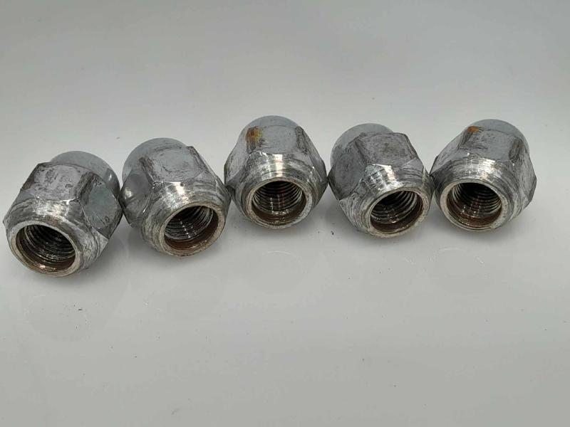 2015 Nissan Pathfinder Lug Nuts