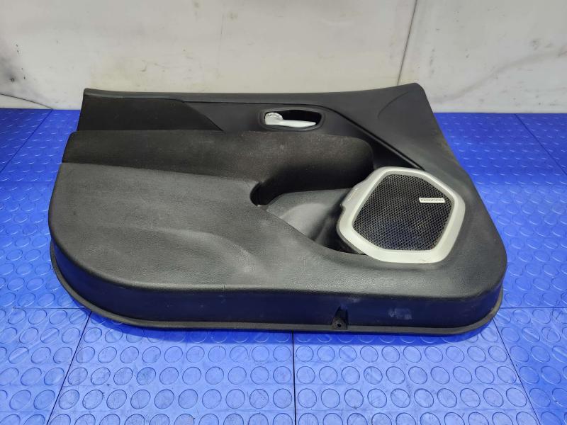 2020 Jeep Renegade Front Door Trim Panel