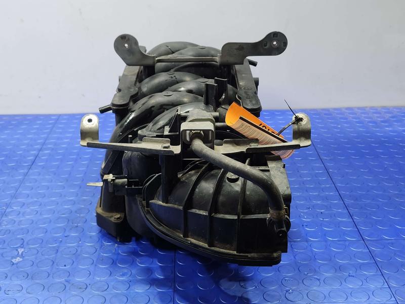 2011 Infiniti QX56 Intake Manifold