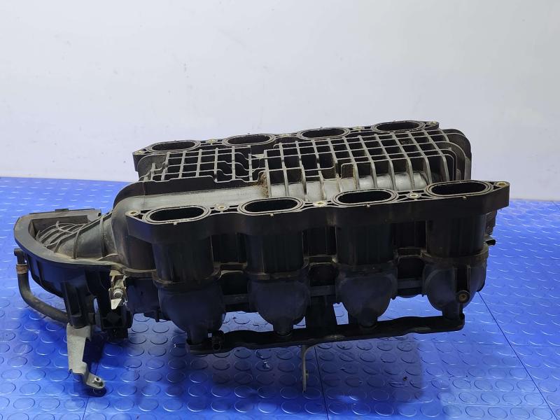 2011 Infiniti QX56 Intake Manifold