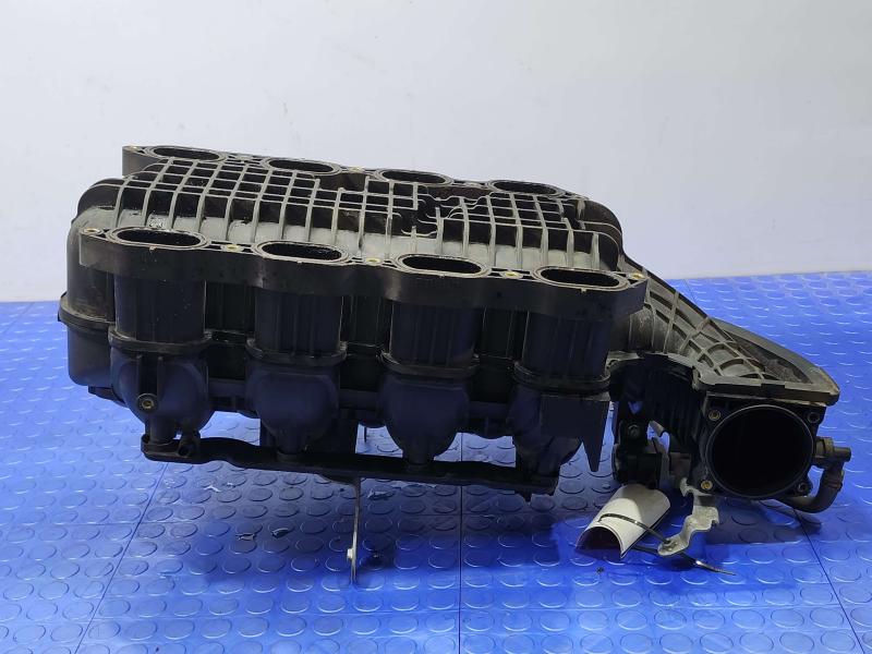2011 Infiniti QX56 Intake Manifold