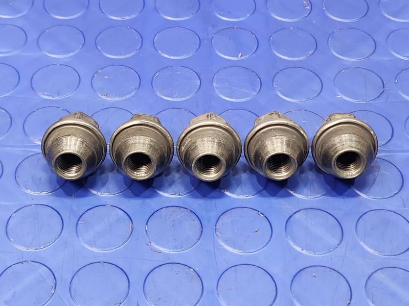 2014 Ford Focus Lug Nuts