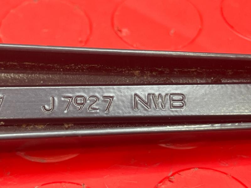 2011 Infiniti QX56 Wiper Arm