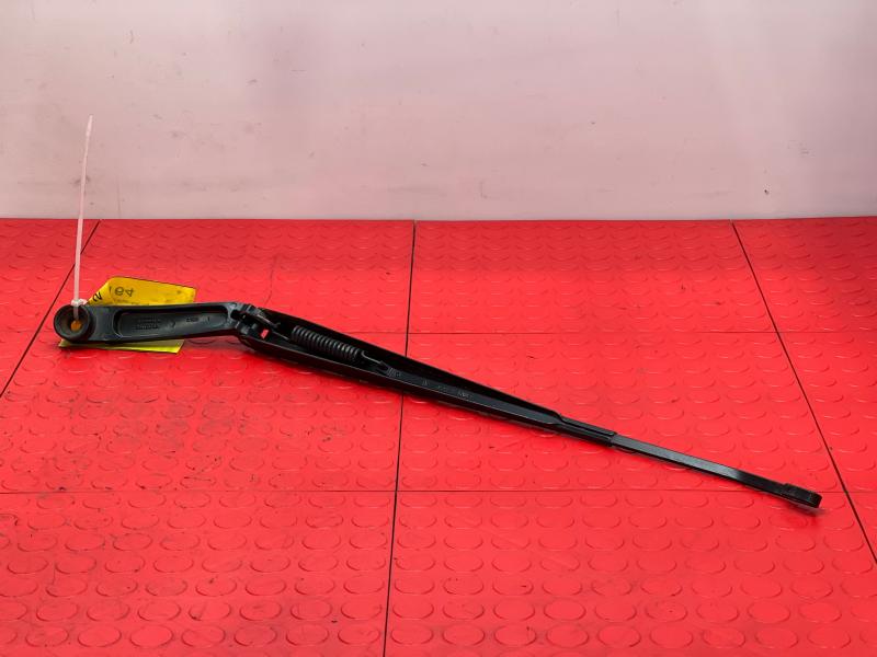 2011 Infiniti QX56 Wiper Arm