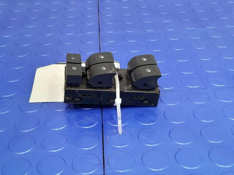 2015 Chevrolet Tahoe Door Switch Front