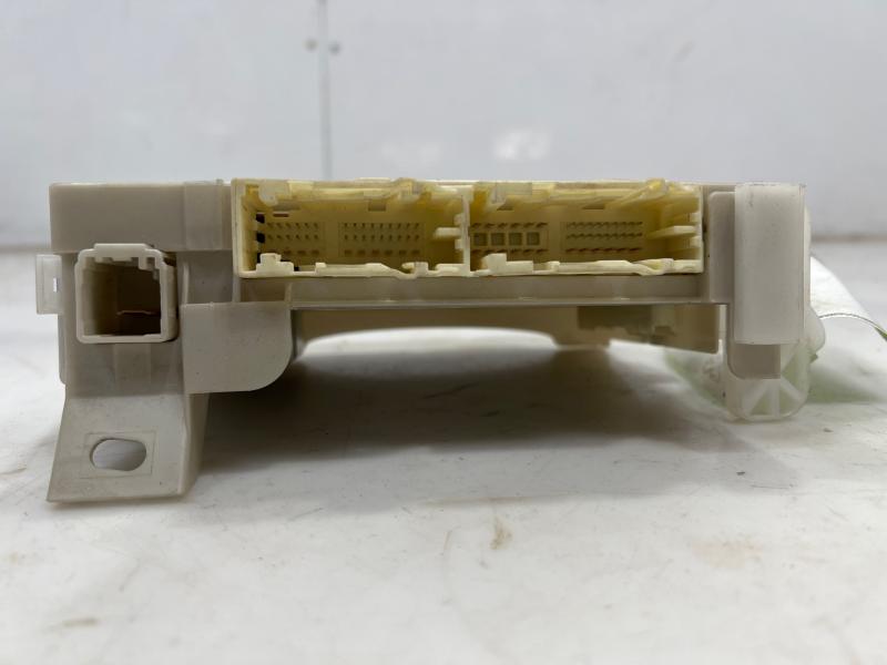2016 Toyota Prius Cabin Fuse Box