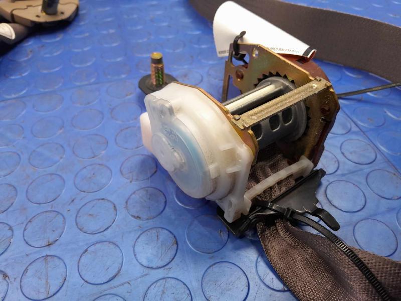 2004 Toyota Tacoma Rear Seat Belt