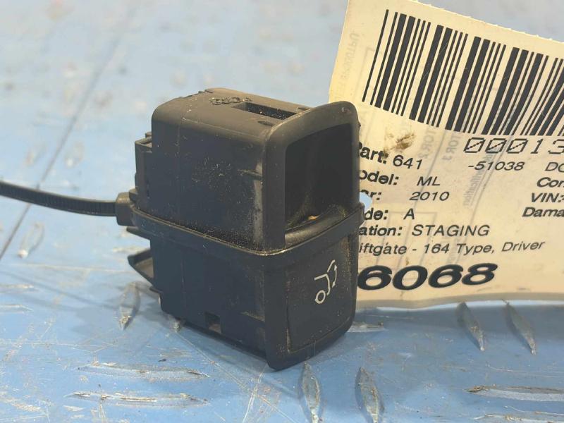 2010 Mercedes ML-Class Door Switch Front