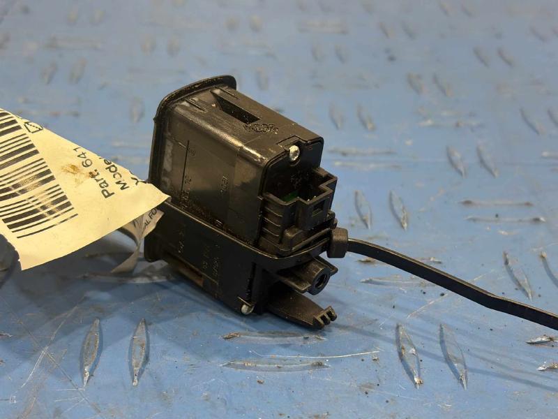 2010 Mercedes ML-Class Door Switch Front