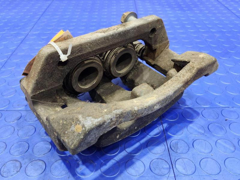 2005 Ford F-350 Super Duty Caliper