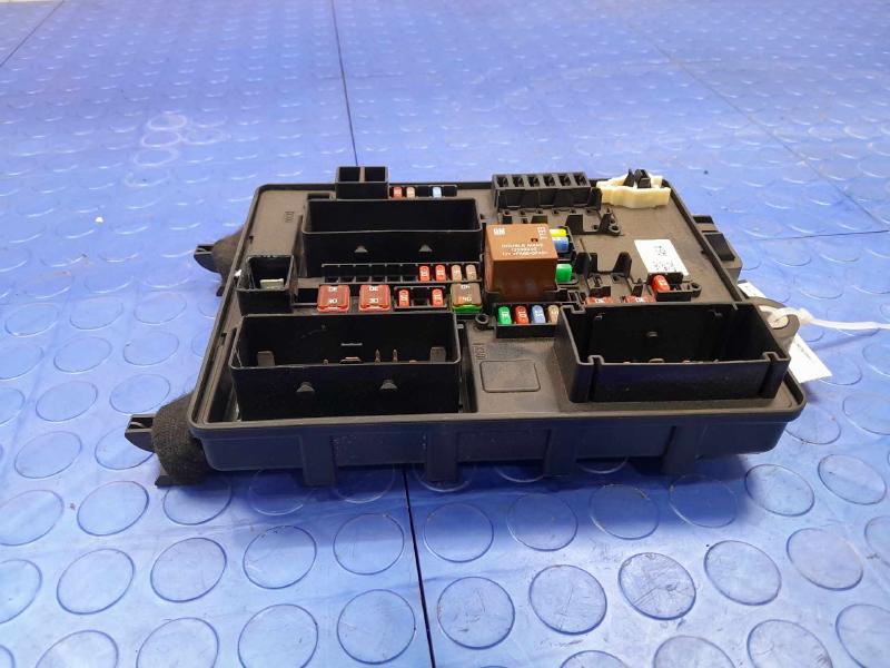 2013 Cadillac ATS Body Wiring Harness Junction Block Genuine OEM 22959735