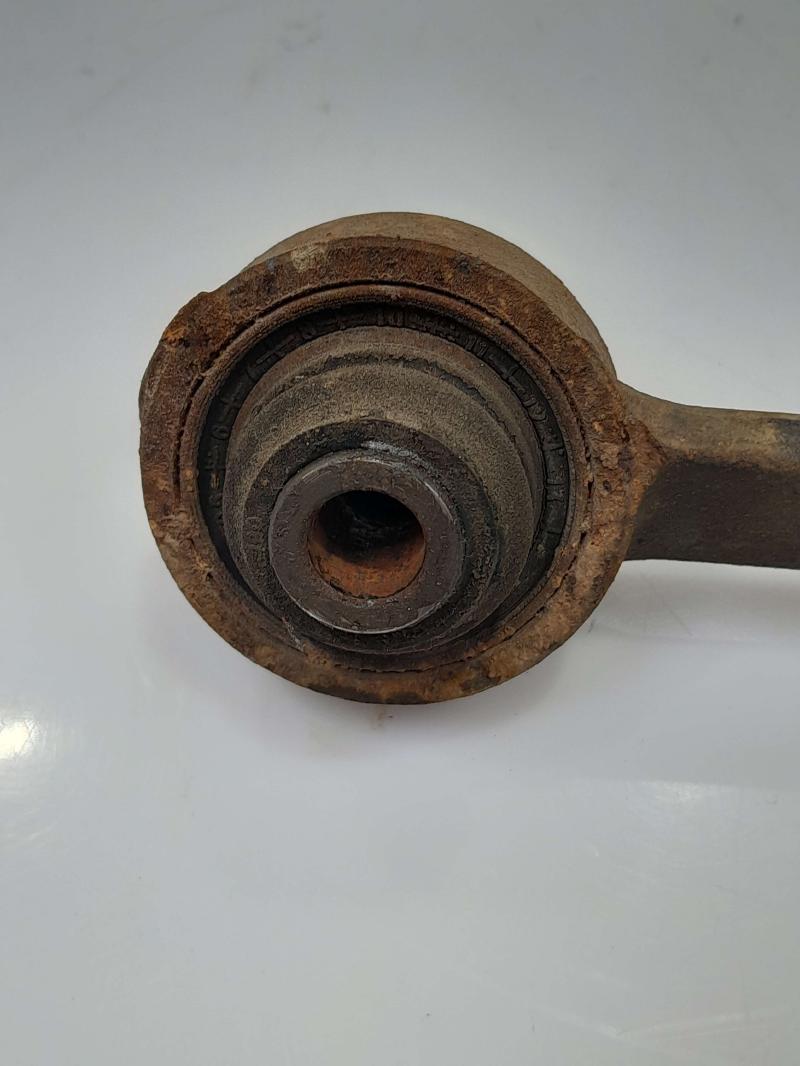 2014 Kia Sedona Lower Control Arm Rr