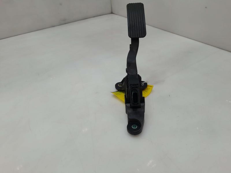2016-2020 Hyundai Elantra Sedan Accelerator Pedal Assembly OEM 32700-F2100