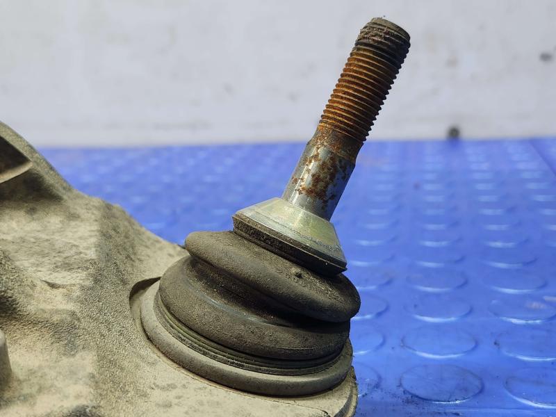 2003 Lincoln Town Car Lower Control Arm Front