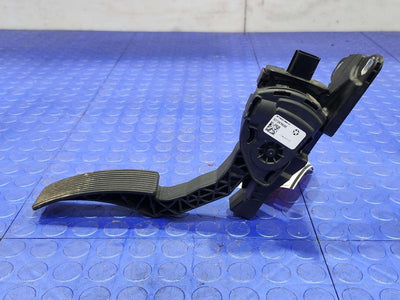 2011-2020 Jeep Grand Cherokee Accelerator Pedal Assembly Genuine OEM 52124785AE