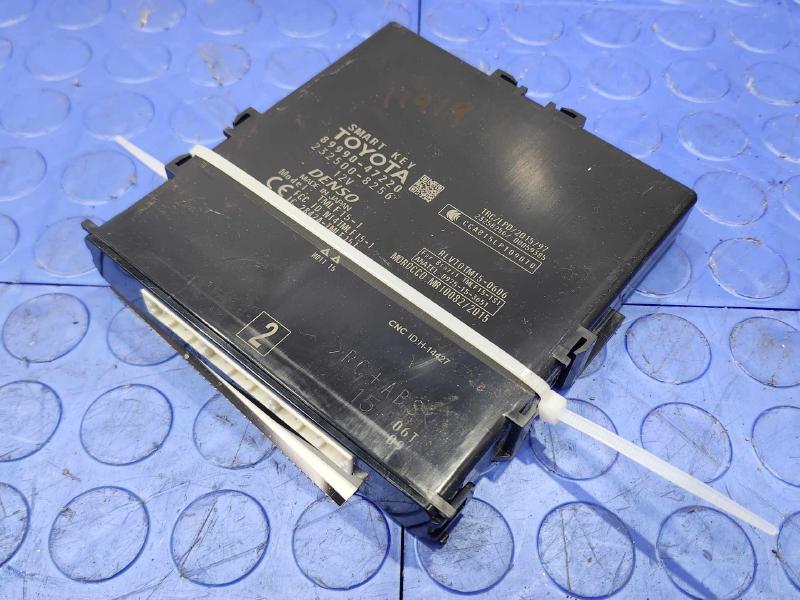 2018-2020 Toyota Prius Smart Key Computer Control Module OEM 89990-47220