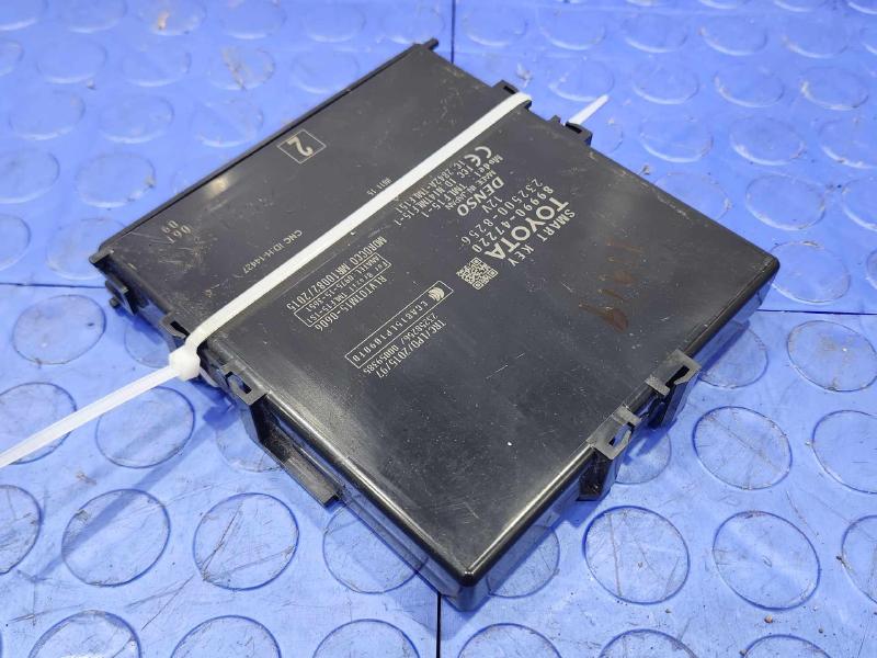 2018-2020 Toyota Prius Smart Key Computer Control Module OEM 89990-47220