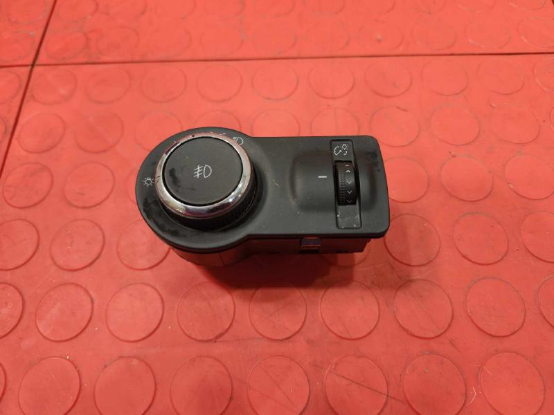 2015 Buick Regal Headlight Switch (Dash Mtd)