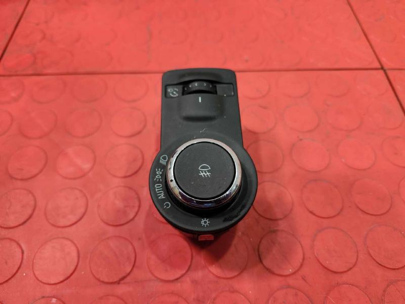 2015 Buick Regal Headlight Switch (Dash Mtd)