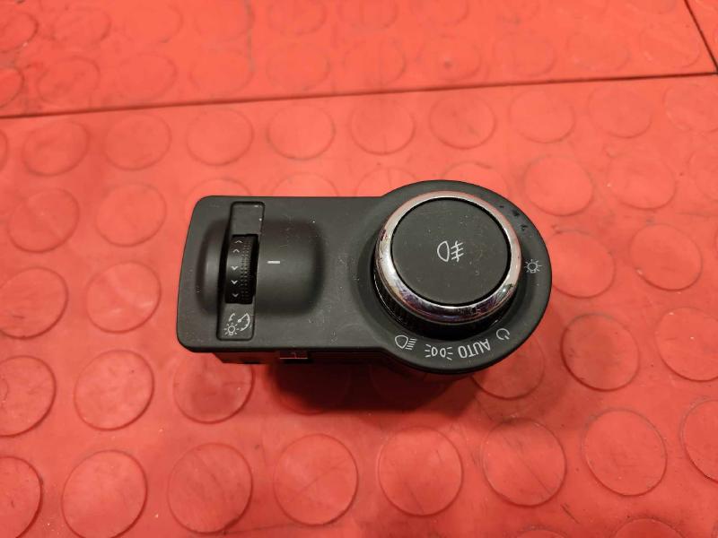 2015 Buick Regal Headlight Switch (Dash Mtd)