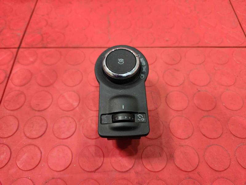 2015 Buick Regal Headlight Switch (Dash Mtd)