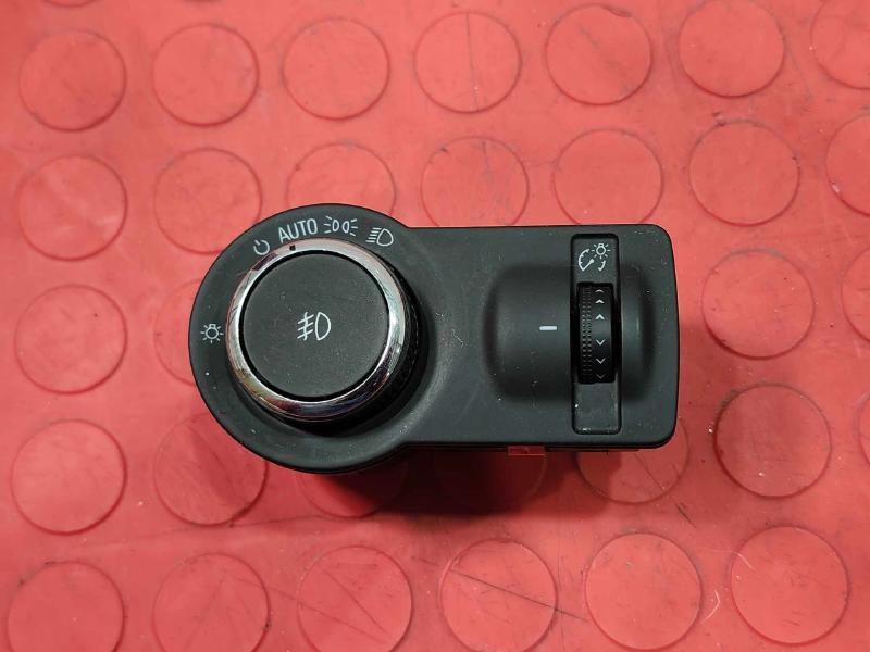 2015 Buick Regal Headlight Switch (Dash Mtd)